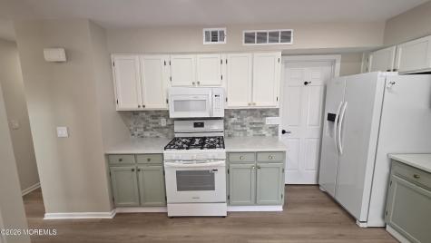 99 Oak Lane Eatontown NJ 07724