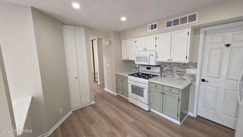 99 Oak Lane Eatontown NJ 07724
