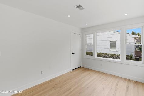 30 Sherwood Lane Toms River NJ 08757