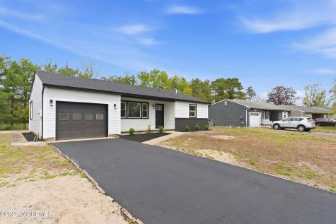 30 Sherwood Lane Toms River NJ 08757