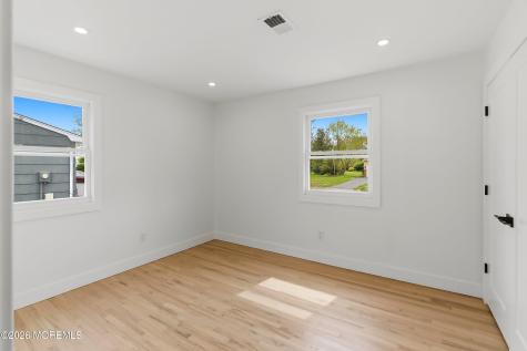 30 Sherwood Lane Toms River NJ 08757