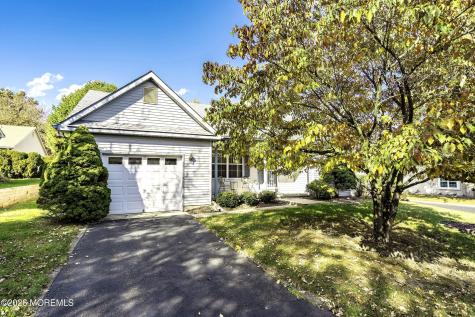 401 Lily Court Whiting NJ 08759