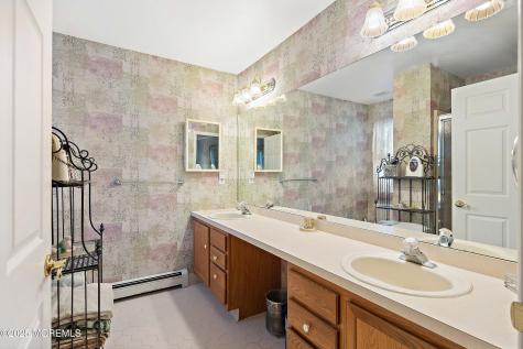 401 Lily Court Whiting NJ 08759