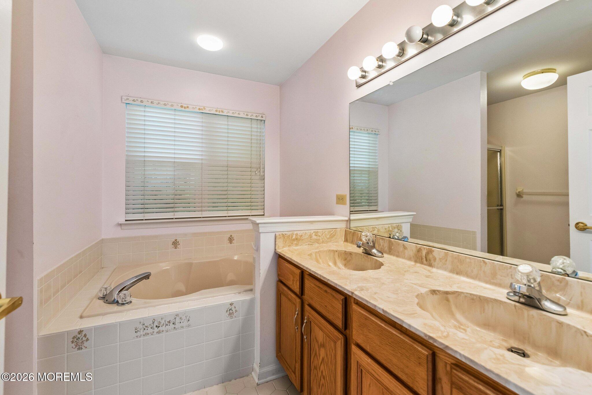 13 Penny Lane Jackson NJ 08527