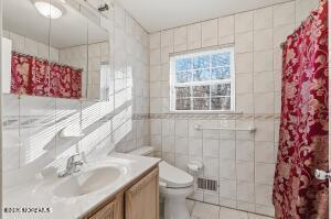 6 Katie Court Lakewood NJ 08701