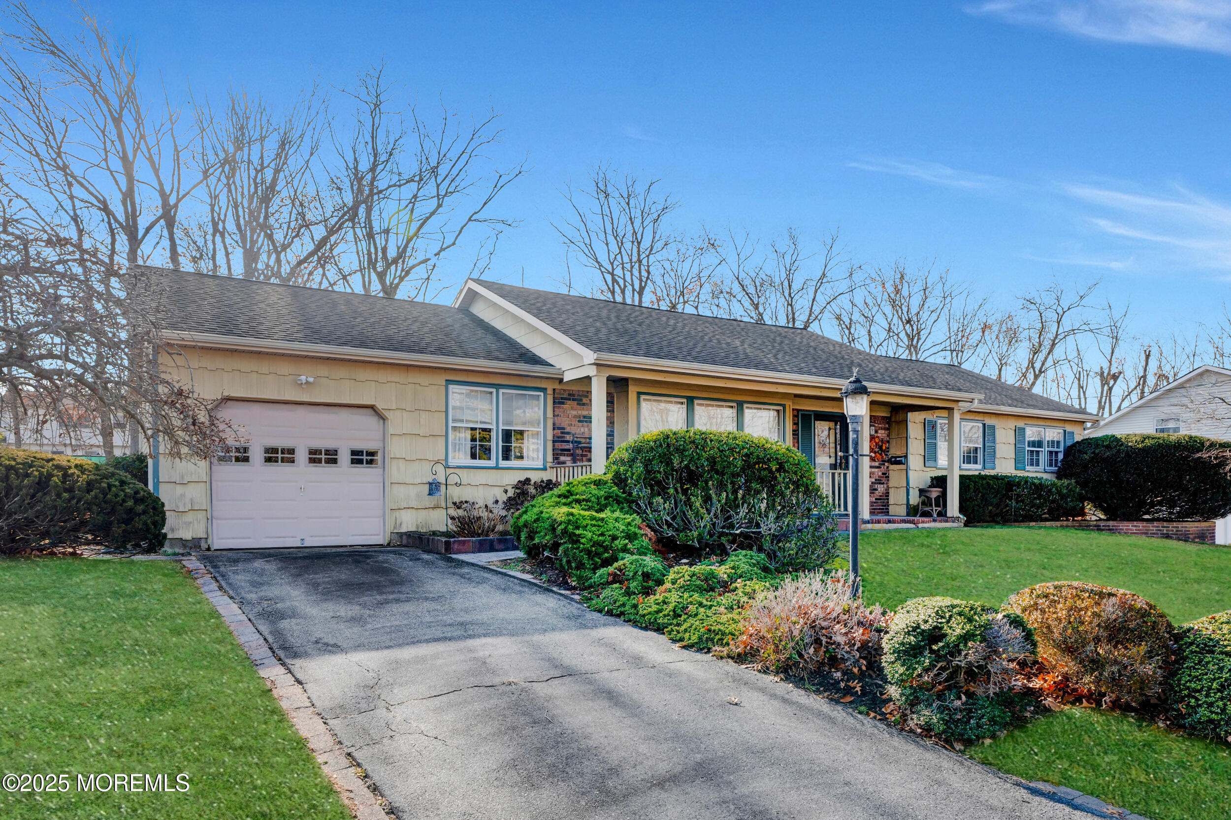 21 Meadowbrook Drive Howell NJ 07731