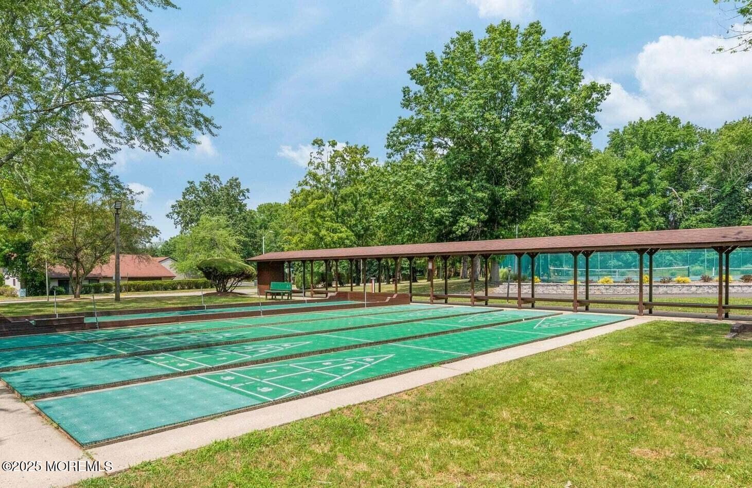 24 Meadow Green Circle Manalapan NJ 07726