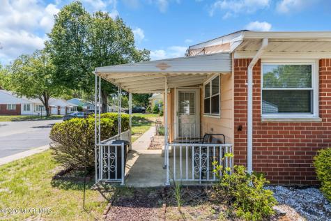 76 Franklin Lane Whiting NJ 08759