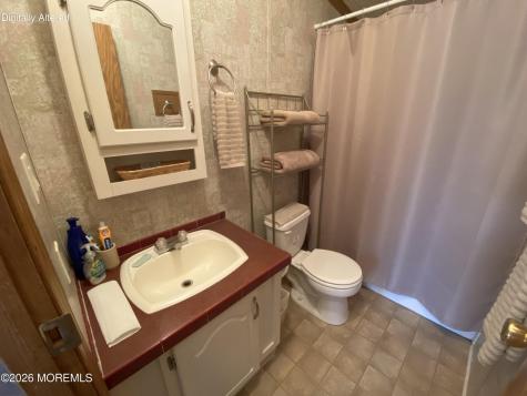 25 Oak Tree Lane Manahawkin NJ 08050