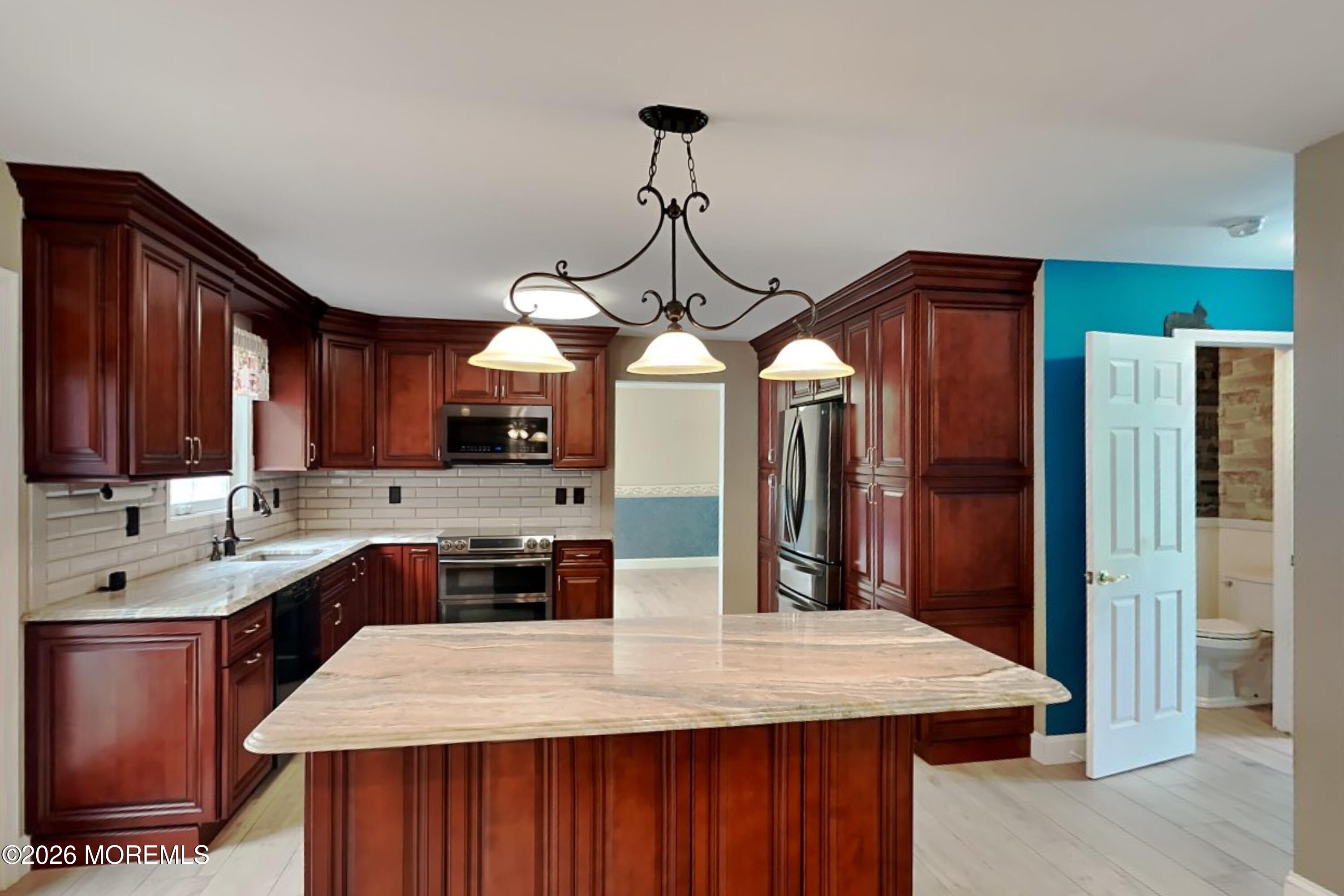 18 Peach Tree Street Jackson NJ 08527