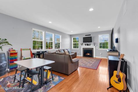 8 Parkside Drive Jackson NJ 08527