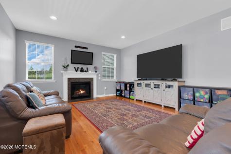 8 Parkside Drive Jackson NJ 08527