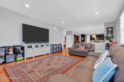 8 Parkside Drive Jackson NJ 08527