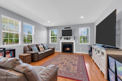 8 Parkside Drive Jackson NJ 08527