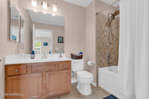 8 Parkside Drive Jackson NJ 08527