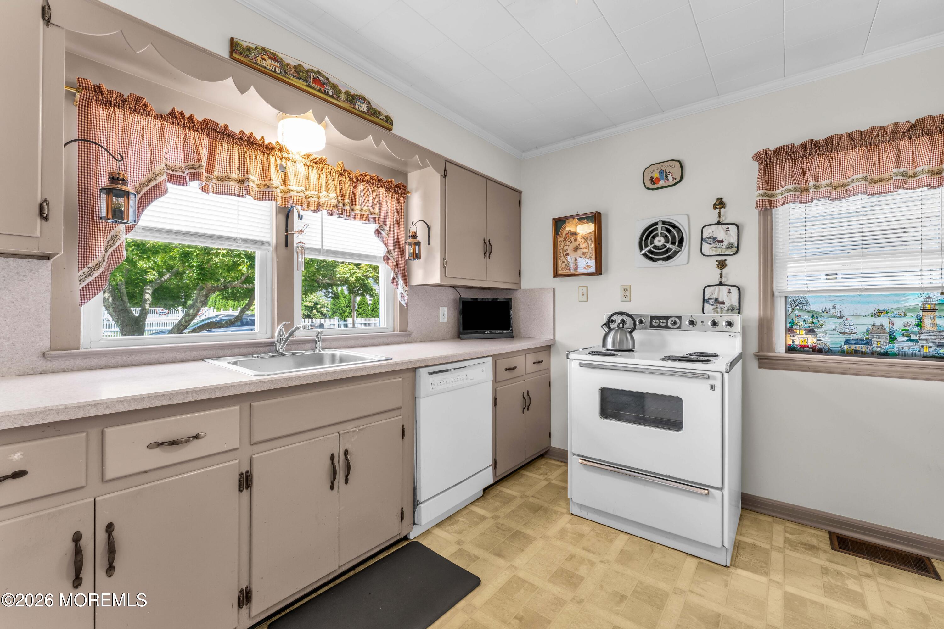 14 Larboard Street Beachwood NJ 08722