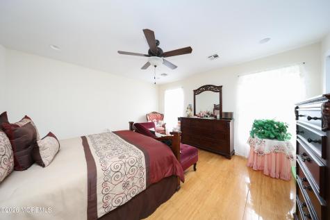 34 Evergreen Place Keansburg NJ 07734