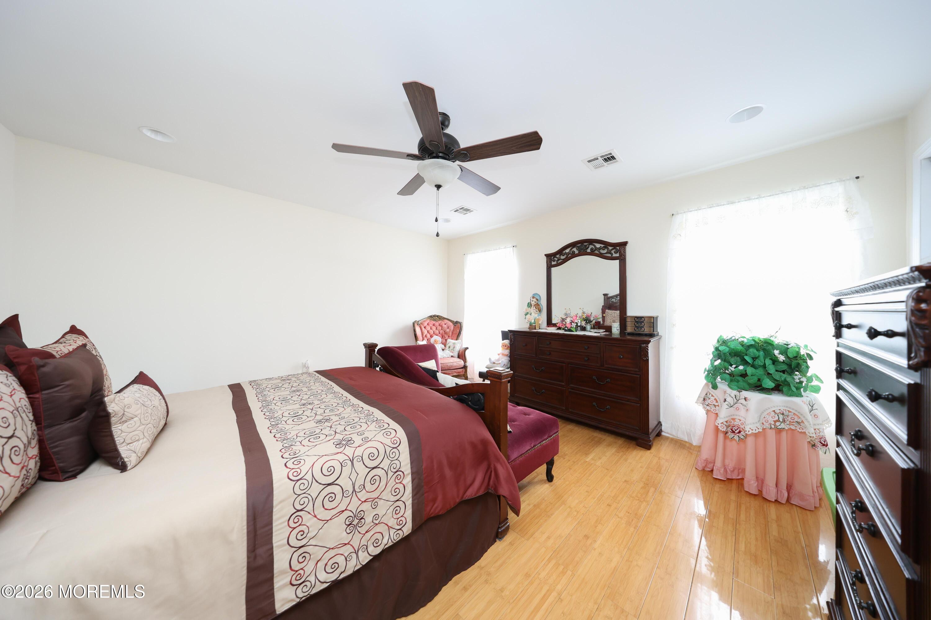 34 Evergreen Place Keansburg NJ 07734