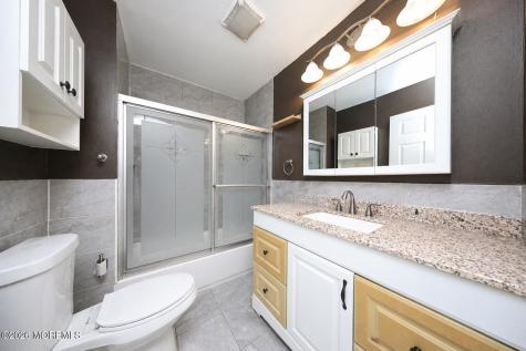 34 Evergreen Place Keansburg NJ 07734