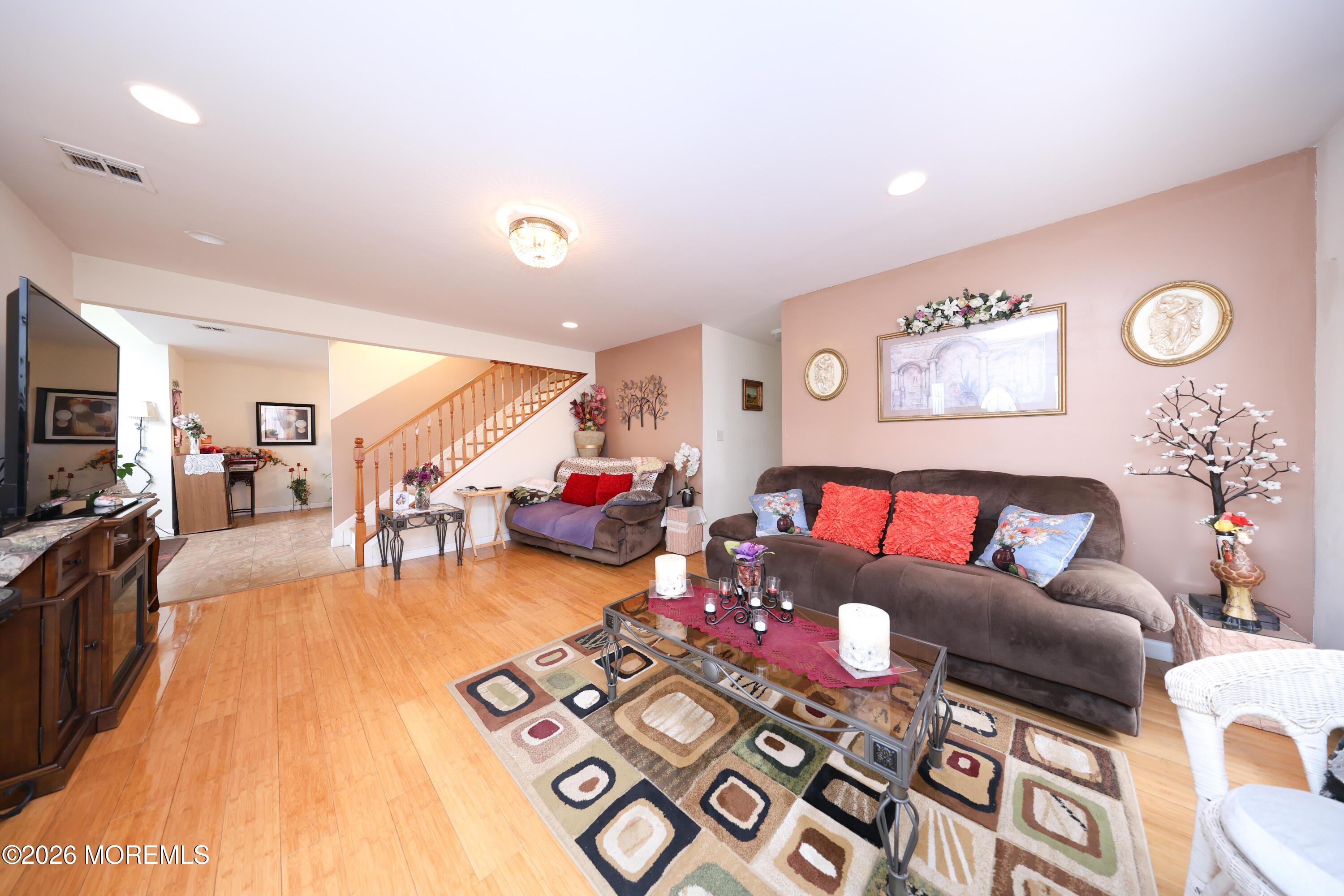 34 Evergreen Place Keansburg NJ 07734
