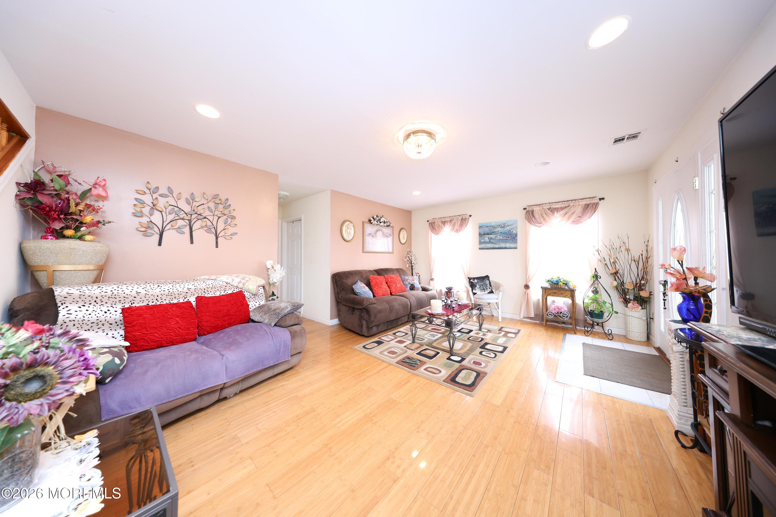 34 Evergreen Place Keansburg NJ 07734