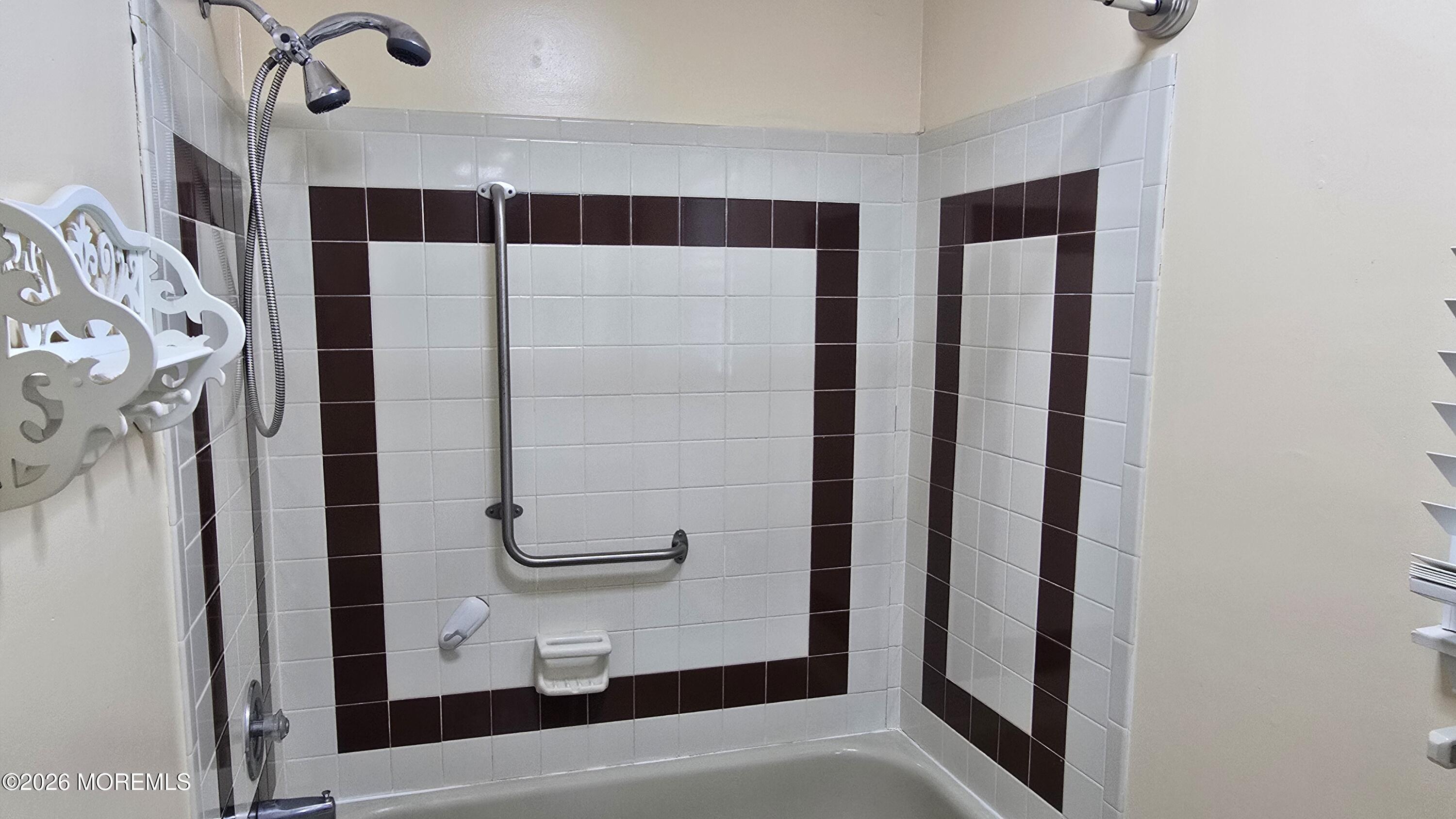 32 Sycamore Road Manahawkin NJ 08050
