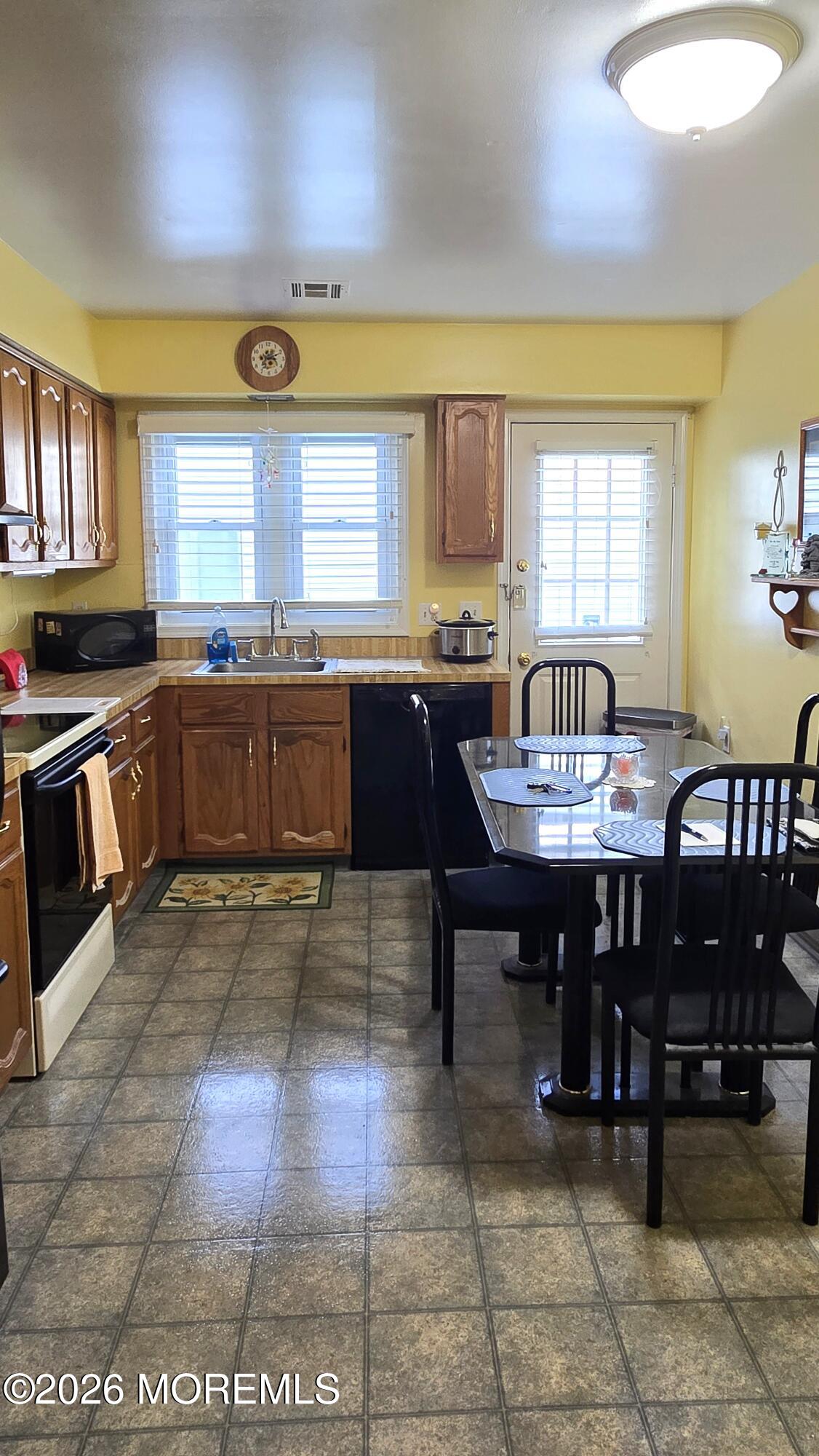 32 Sycamore Road Manahawkin NJ 08050