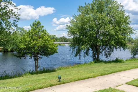 106C Edinburgh Lane Lakewood NJ 08701