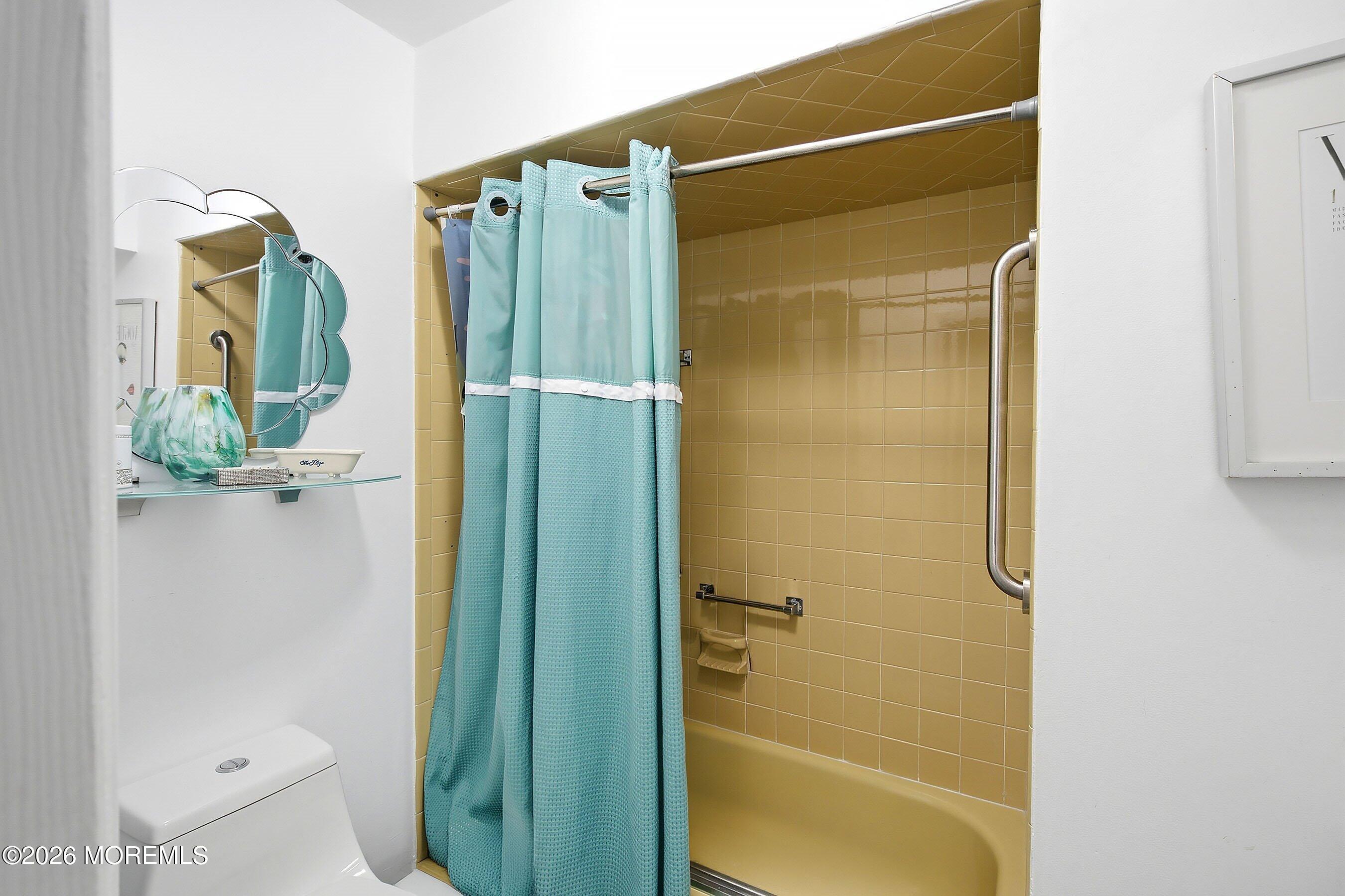 131 Amberly Drive Manalapan NJ 07726