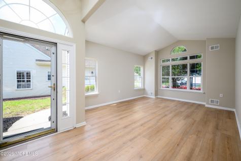 43 Rochford Drive Manchester NJ 08759