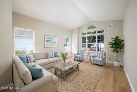43 Rochford Drive Manchester NJ 08759