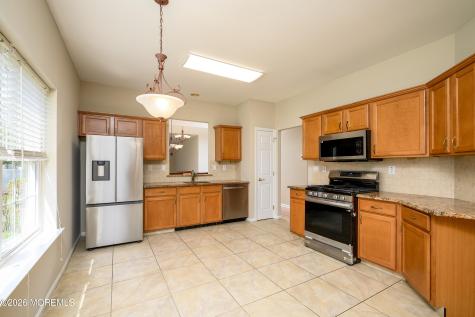 43 Rochford Drive Manchester NJ 08759