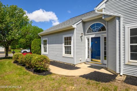 43 Rochford Drive Manchester NJ 08759