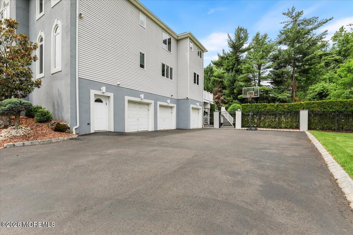 9 Landmark Lane Marlboro NJ 07746