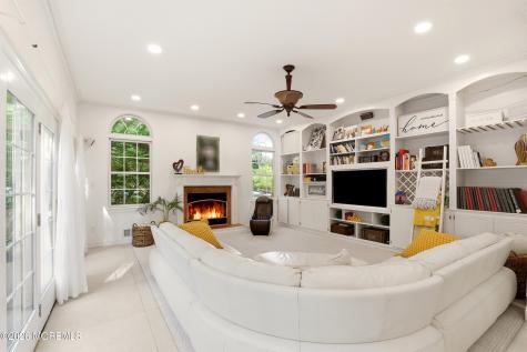 4 Suter Court Jackson NJ 08527