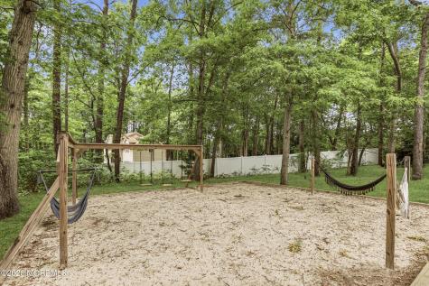 4 Suter Court Jackson NJ 08527