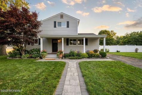 33 Alan Terrace Howell NJ 07731