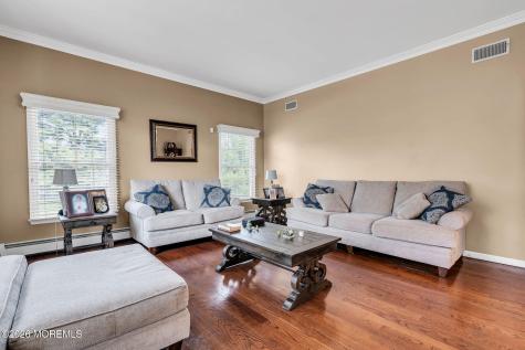 10 Ivy Lane Manalapan NJ 07726