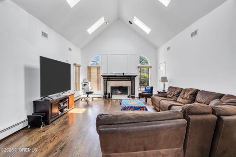 10 Ivy Lane Manalapan NJ 07726