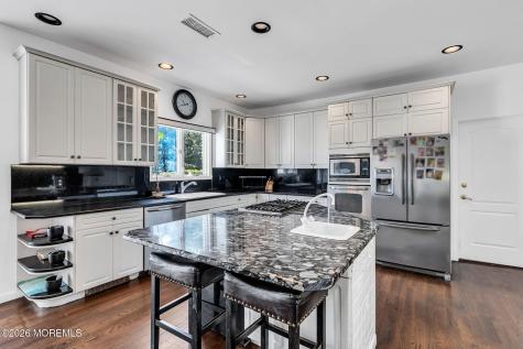 10 Ivy Lane Manalapan NJ 07726