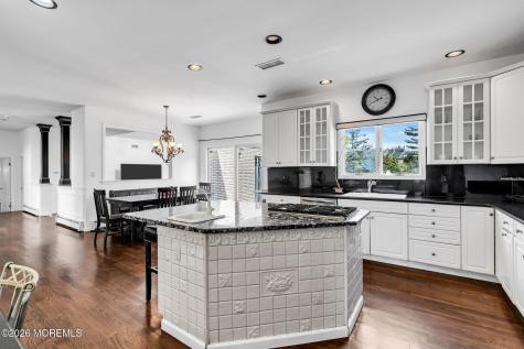 10 Ivy Lane Manalapan NJ 07726