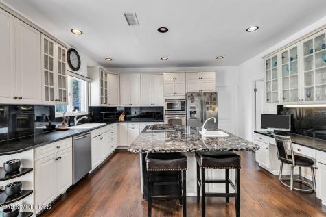 10 Ivy Lane Manalapan NJ 07726