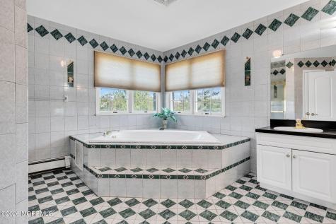 10 Ivy Lane Manalapan NJ 07726