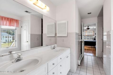 10 Ivy Lane Manalapan NJ 07726