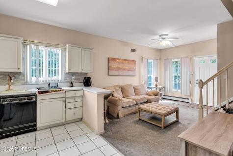 10 Ivy Lane Manalapan NJ 07726