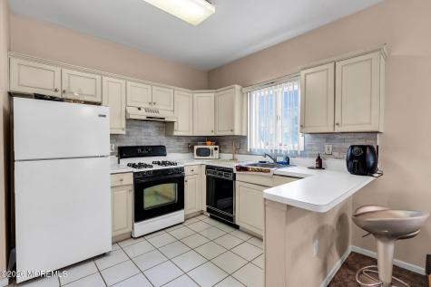10 Ivy Lane Manalapan NJ 07726