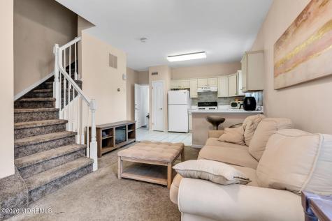 10 Ivy Lane Manalapan NJ 07726