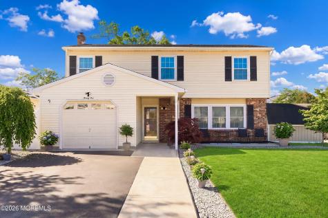 25 Orchard Court Howell NJ 07731