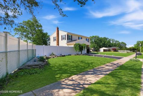 25 Orchard Court Howell NJ 07731