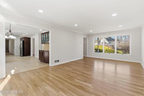 7 Shire Way Middletown NJ 07748